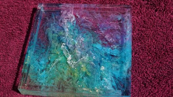Square coaster with color pattern
